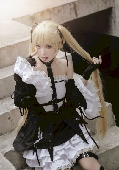 帮女孩子换衣服的笑话_BD韩语高清电影在线