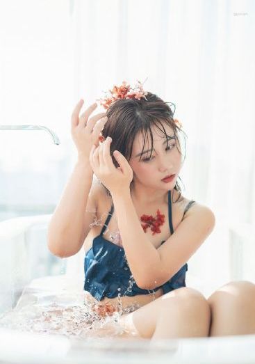 女教师在办公室被躁喷水_1080P动漫免费观看