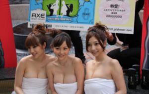 单亲洗澡勃起没忍住的原因_DVD全集在线观看