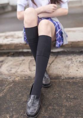 班长脱我内衣裤揉我大胸好爽视频_720在线视频播放