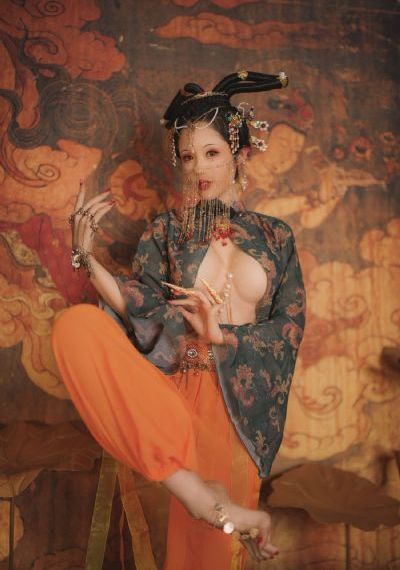 狠狠色很很鲁_高清高清在线